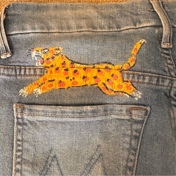 MOTHER High Rise Looker Ankle Fray Jeans Leopard Painted Shoot to Thrill Size 26 - Picture 2 of 12